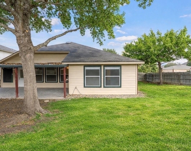 1611 Sunnycrest Cir - Photo Thumbnail 17