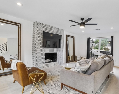 2001 Wychwood Dr - Photo Thumbnail 11