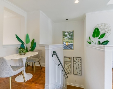 809 Kinney Ave - Photo Thumbnail 9