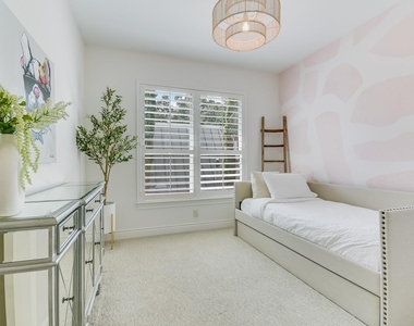 809 Kinney Ave - Photo Thumbnail 17