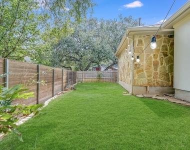 809 Kinney Ave - Photo Thumbnail 19
