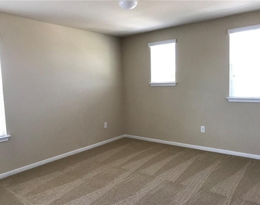 3201 Ortman Dr - Photo Thumbnail 22
