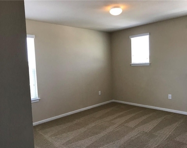 3201 Ortman Dr - Photo Thumbnail 23