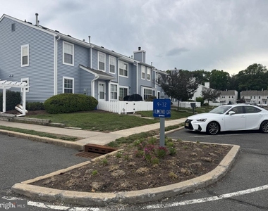 35 Almond Drive - Photo Thumbnail 15
