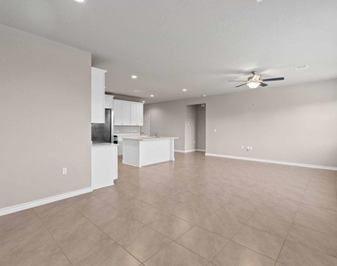11724 Saddle Rock Dr - Photo Thumbnail 5