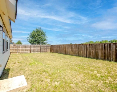 11724 Saddle Rock Dr - Photo Thumbnail 22