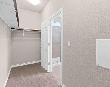11724 Saddle Rock Dr - Photo Thumbnail 15