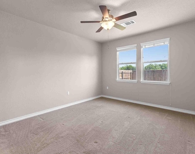 11724 Saddle Rock Dr - Photo Thumbnail 11