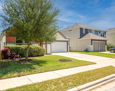 11724 Saddle Rock Dr - Photo Thumbnail 2