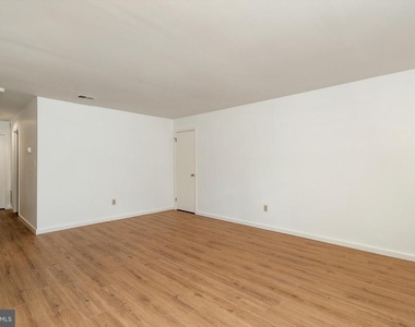 109 Wyndham Place - Photo Thumbnail 3