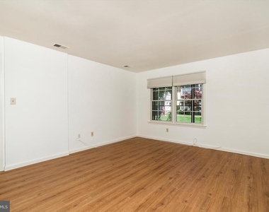 109 Wyndham Place - Photo Thumbnail 11