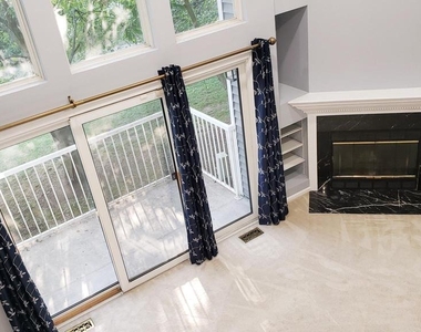 6 Halstead Place - Photo Thumbnail 11
