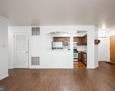 103 Claridge Court - Photo Thumbnail 8