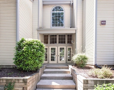 103 Claridge Court - Photo Thumbnail 2
