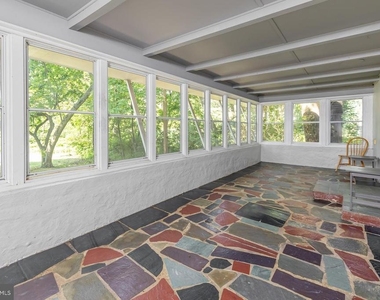 1100 Woodlawn Avenue - Photo Thumbnail 11