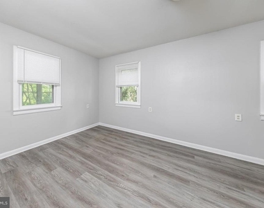 1100 Woodlawn Avenue - Photo Thumbnail 9
