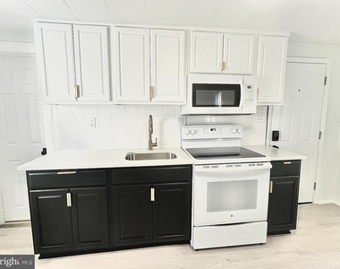 905 Jersey Avenue - Photo Thumbnail 4