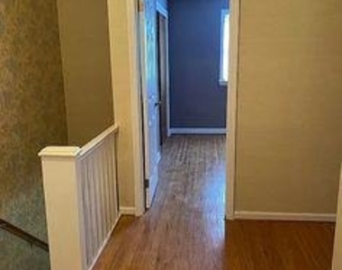 415 Monmouth Drive - Photo Thumbnail 13
