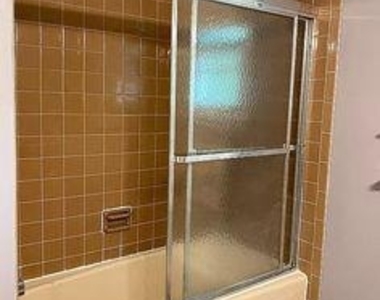 415 Monmouth Drive - Photo Thumbnail 9