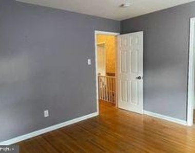 415 Monmouth Drive - Photo Thumbnail 15