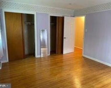 415 Monmouth Drive - Photo Thumbnail 18