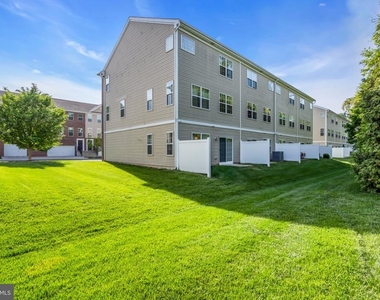 49 Creekside Way - Photo Thumbnail 1