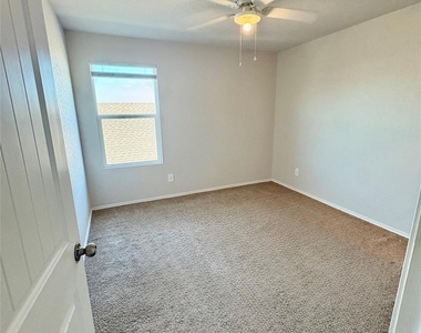 127 Snapdragon Ln - Photo Thumbnail 6
