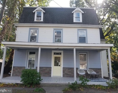 212 Warren Street - Photo Thumbnail 14