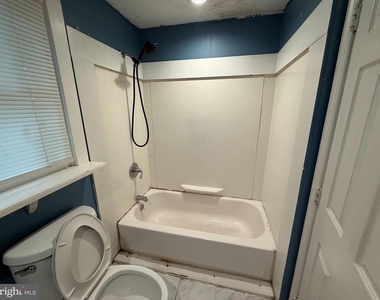 212 Warren Street - Photo Thumbnail 26