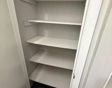212 Warren Street - Photo Thumbnail 7