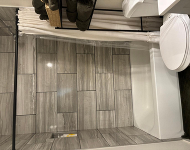 2902 W Straford Drive - Photo Thumbnail 14