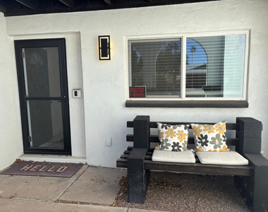 2902 W Straford Drive - Photo Thumbnail 1