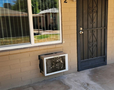 2645 W Morten Avenue - Photo Thumbnail 8