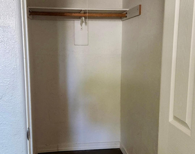 2645 W Morten Avenue - Photo Thumbnail 9