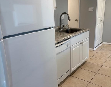 108 Aspen Court - Photo Thumbnail 11