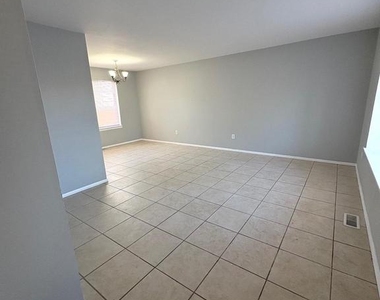 108 Aspen Court - Photo Thumbnail 4