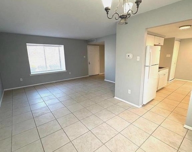 108 Aspen Court - Photo Thumbnail 5