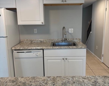 108 Aspen Court - Photo Thumbnail 12