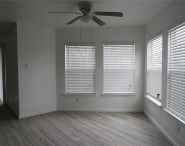 2107 Deer Creek Trl - Photo Thumbnail 9
