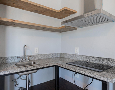 4001 N 15th Avenue - Photo Thumbnail 6
