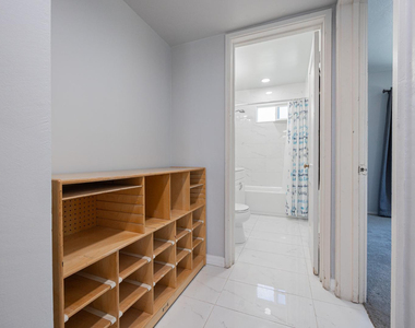 4001 N 15th Avenue - Photo Thumbnail 13