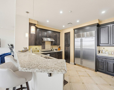 15802 N 71st Street - Photo Thumbnail 4