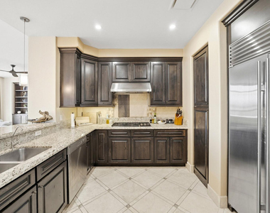 15802 N 71st Street - Photo Thumbnail 5