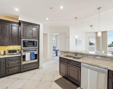 15802 N 71st Street - Photo Thumbnail 6