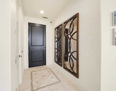15802 N 71st Street - Photo Thumbnail 3