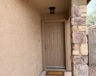320 N 103rd Street - Photo Thumbnail 2