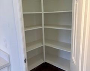 320 N 103rd Street - Photo Thumbnail 5