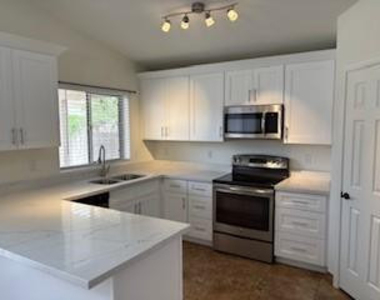 320 N 103rd Street - Photo Thumbnail 3