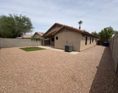 320 N 103rd Street - Photo Thumbnail 24