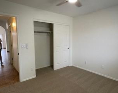 320 N 103rd Street - Photo Thumbnail 11